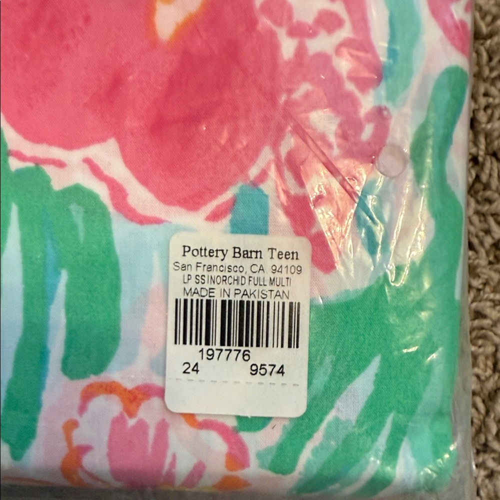 Pottery Barn x Lilly Pulitzer Full Size Sheet Set in Orchid - Picture 3 of 3